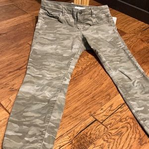 10 petite loft camo pants